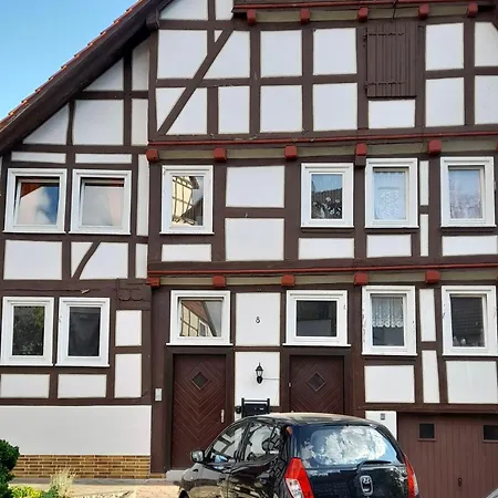 Retro Und Gemuetlichkeit Im Fachwerkhaus - 2 Schlafzimmer, Wohnzimmer, Parkplatz, Balkon - W3 Apartment *