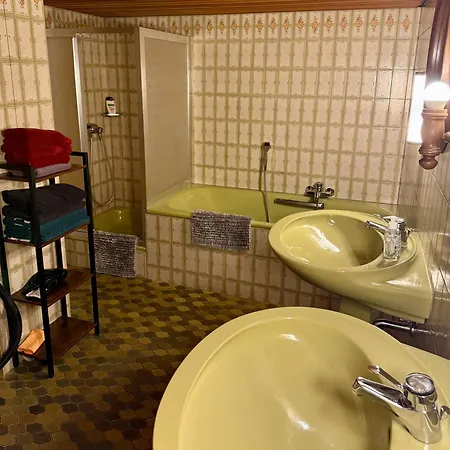 Retro Und Gemuetlichkeit Im Fachwerkhaus - 2 Schlafzimmer, Wohnzimmer, Parkplatz, Balkon - W3 Apartmán *